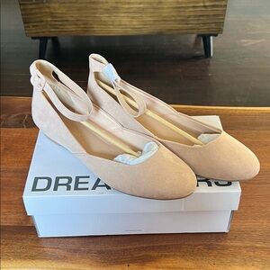 Dream Pairs Women's Beige Loafers